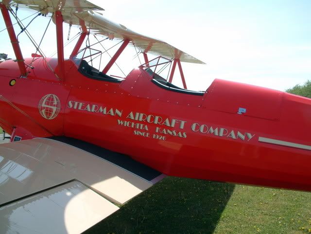 red_plane_02.jpg