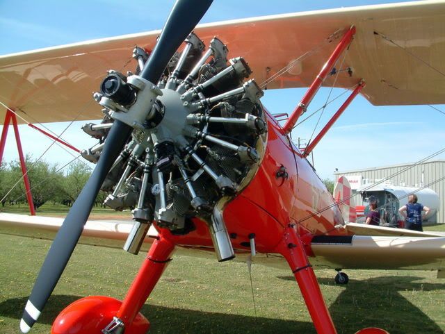 red_plane_04.jpg