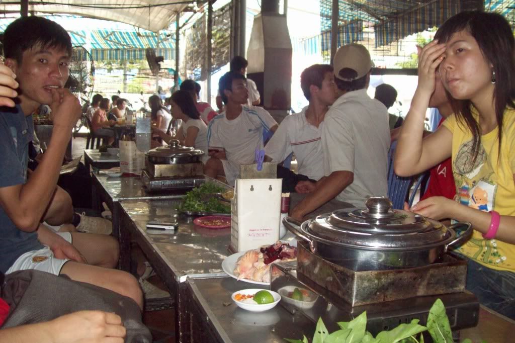 NGÀY LỊCH SỬ 17/4/09, K43a4 VO DICH Phần 3
