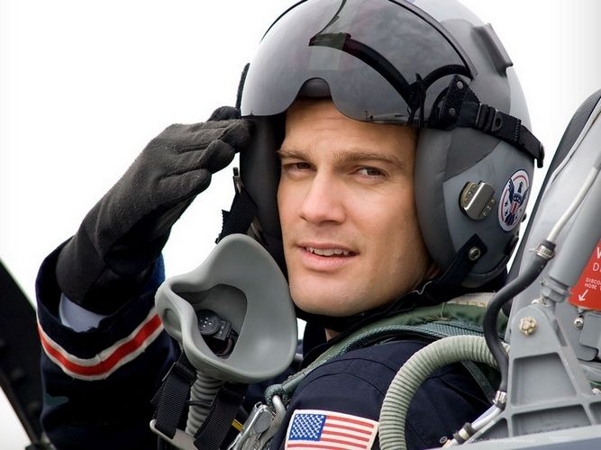 geoff stults just looks like a ...