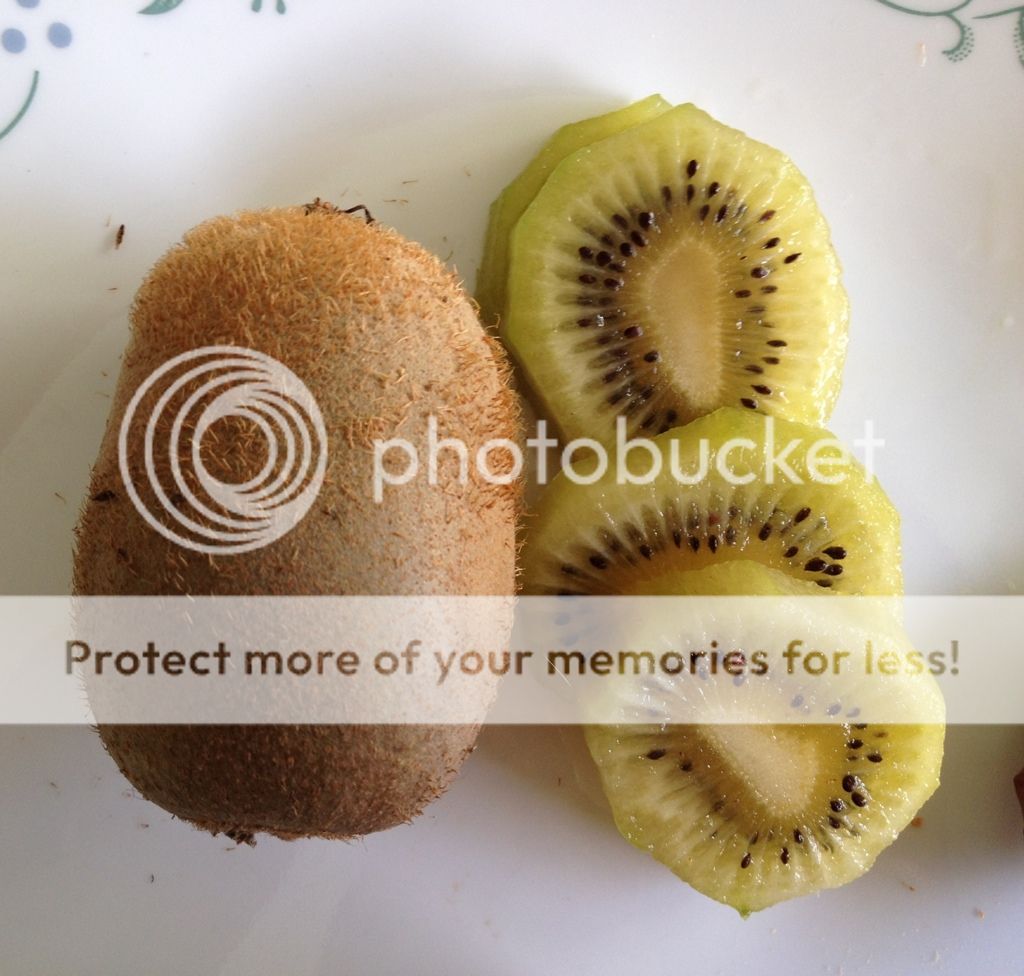 Low Sugar Kiwi Strawberry Jam from Home Grown Vincent Kiwis Hanbury House
